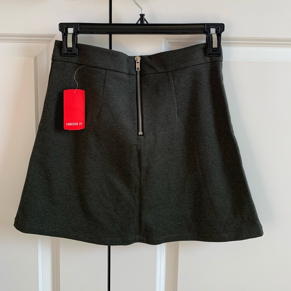 Forever 21 Zipper back mini skirt NWT